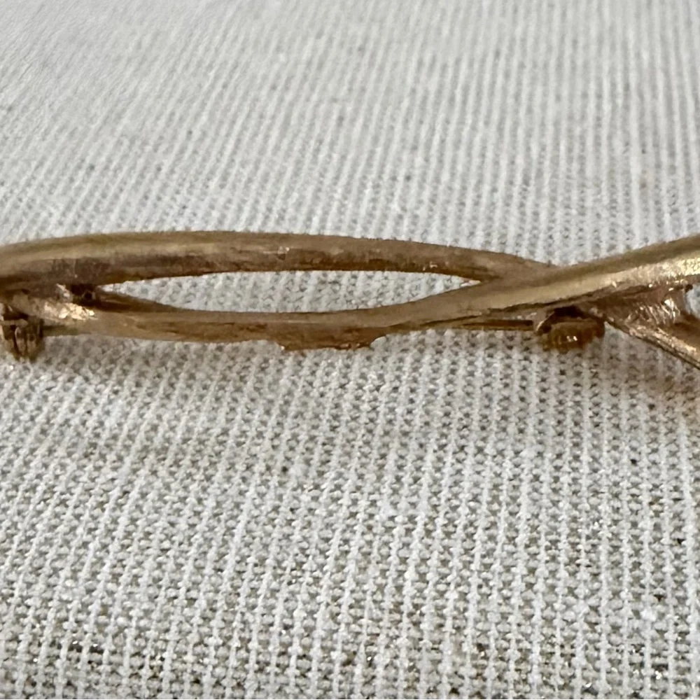 Judy Lee Twig brooch- Women Accessories